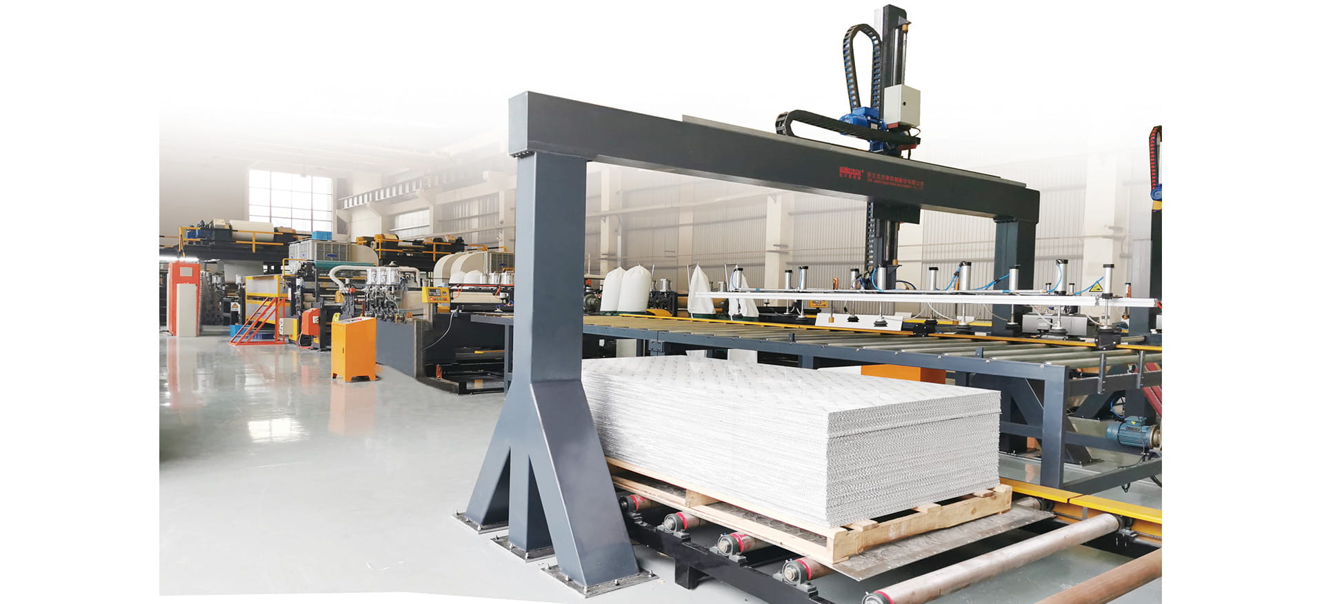 Honeycomb & hollow core metal composite panel production line